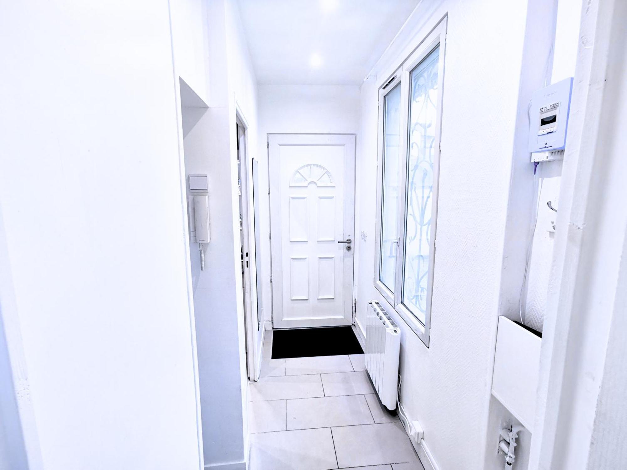 Bagneux Paris Rer B Confort Netflix Cachan Exterior photo